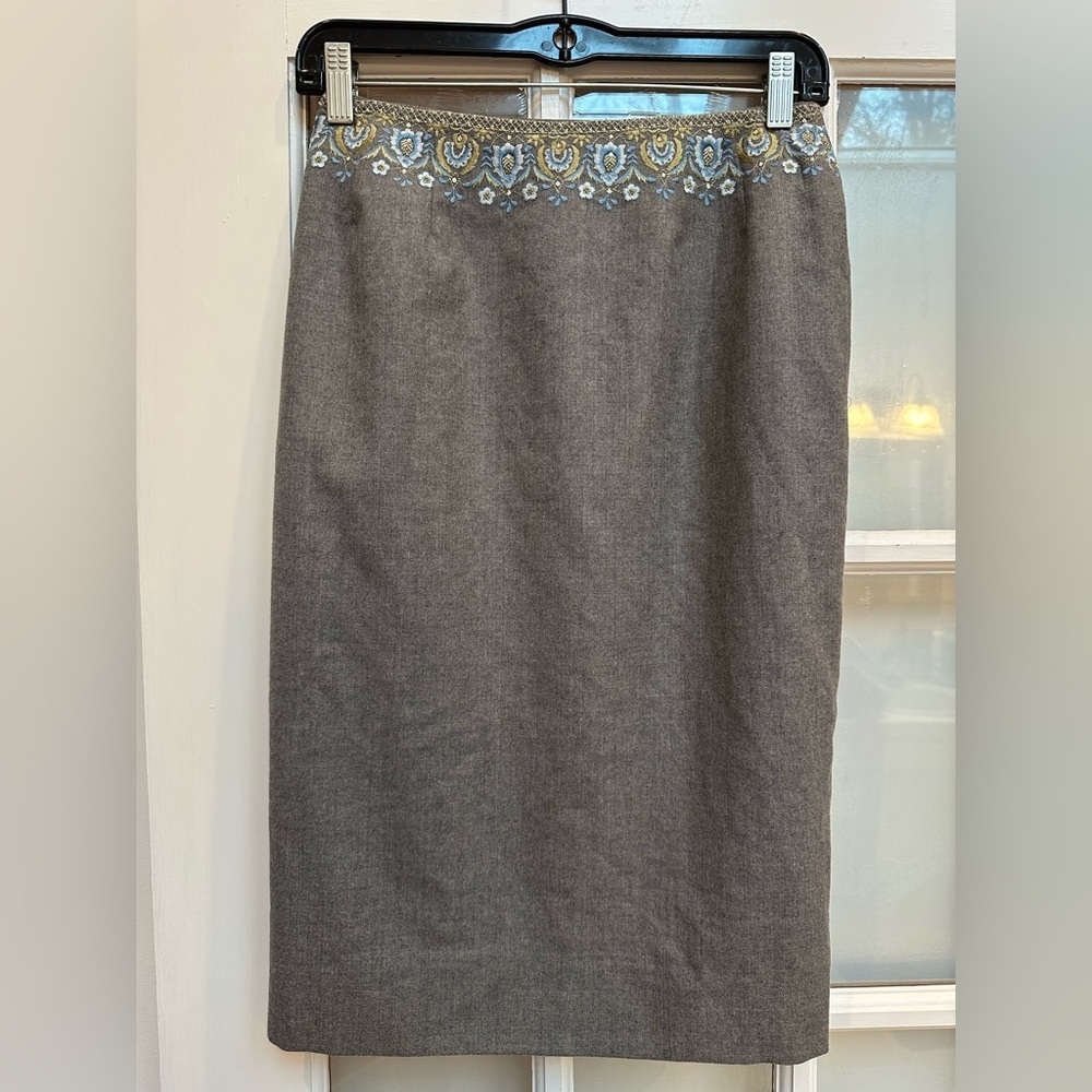 Vintage Carlisle 100% Wool Gray Pencil Skirt Floral Embroidery Beaded Size 2 XS